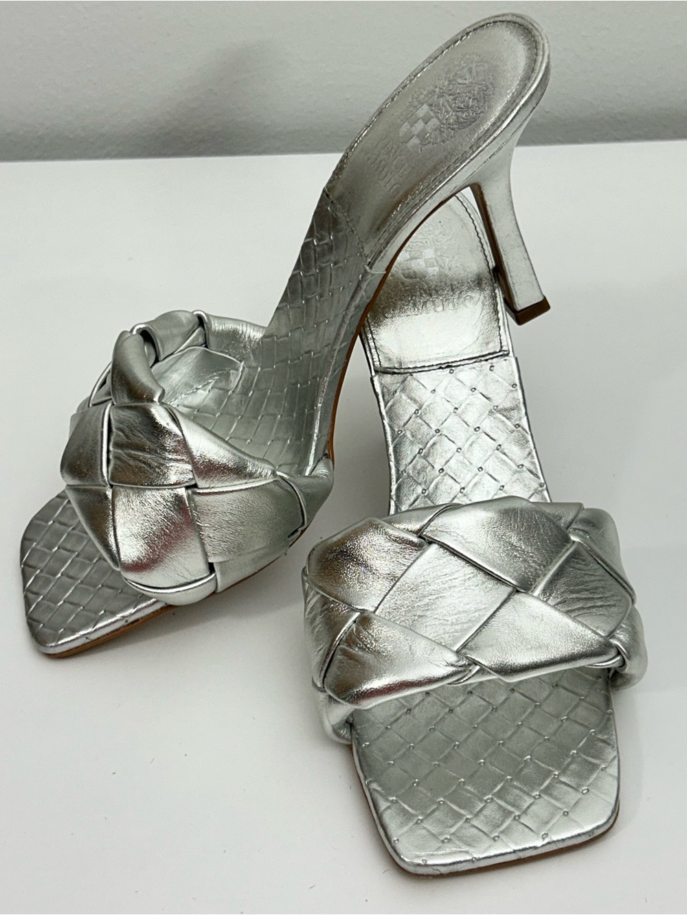 Vince Camuto Brelaune Silver Leather Braided Stiletto Slide Mules Size 9 - Picture 4 of 16